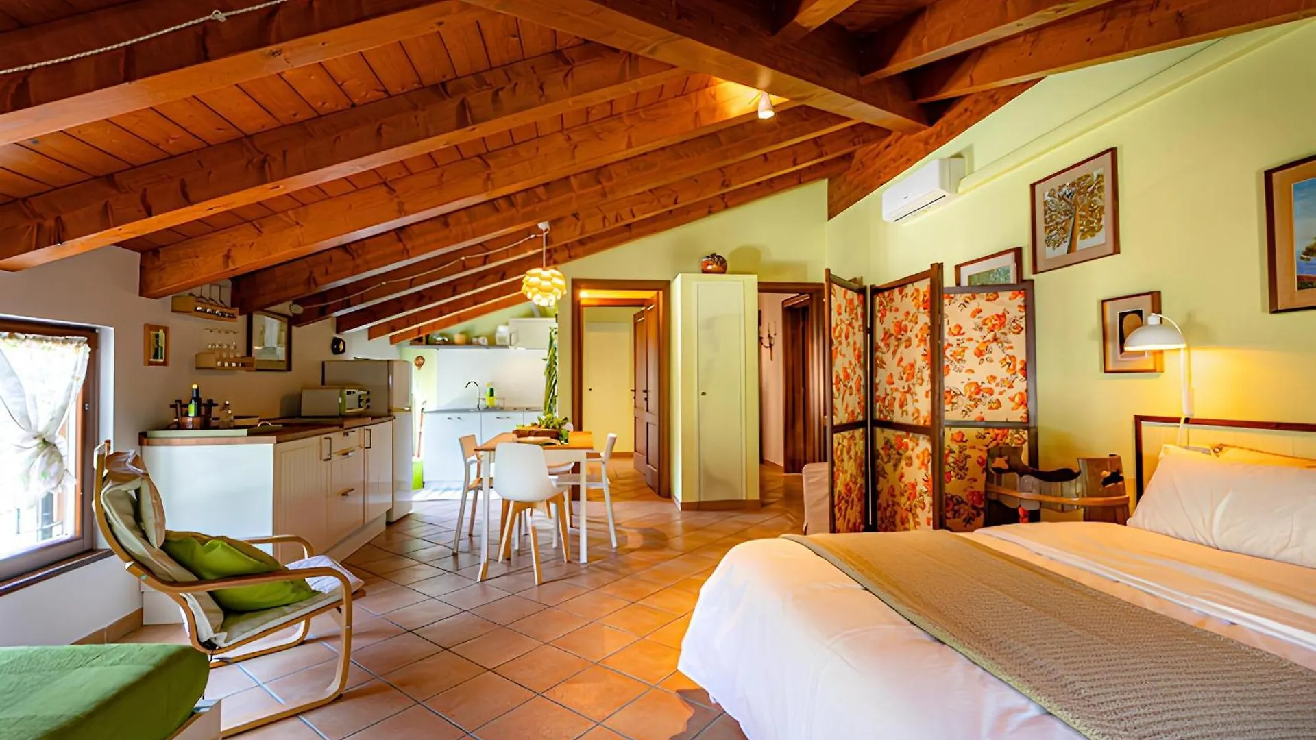 Vila Il Laghello Wood House Framura