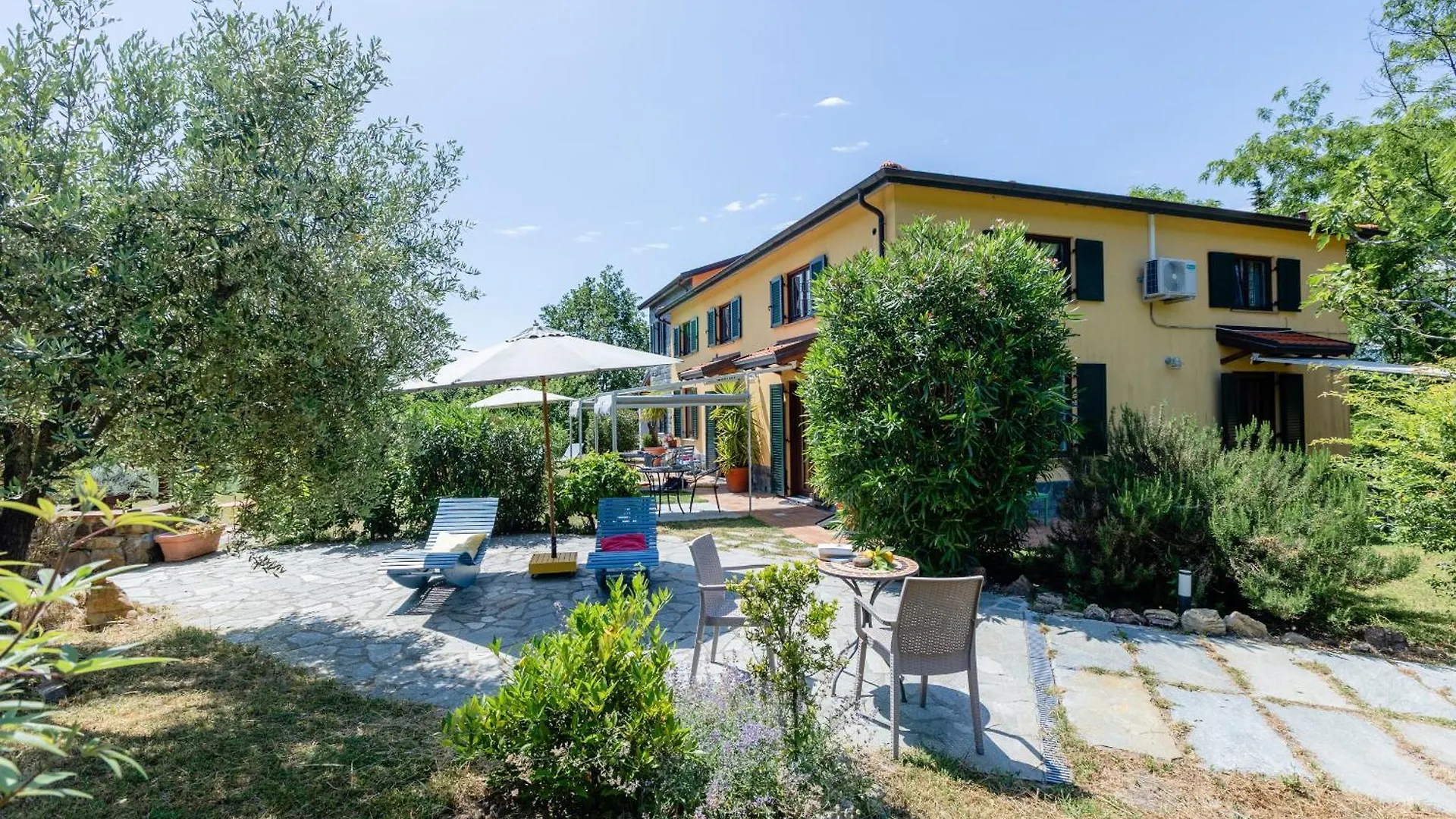 Il Laghello Wood House contacts